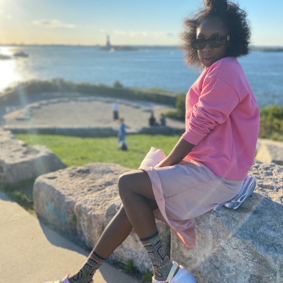 MEET YOUR POSHER! - Picture 9 of 12